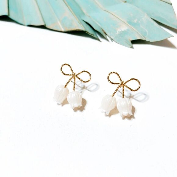 Gold bow stud earrings S110 - Picture 2 of 4